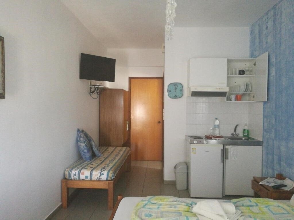 Фото Studios Adamas 3*