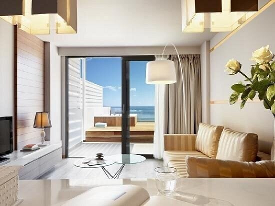 Зображення Lichnos Beach Hotel & Suites 5*