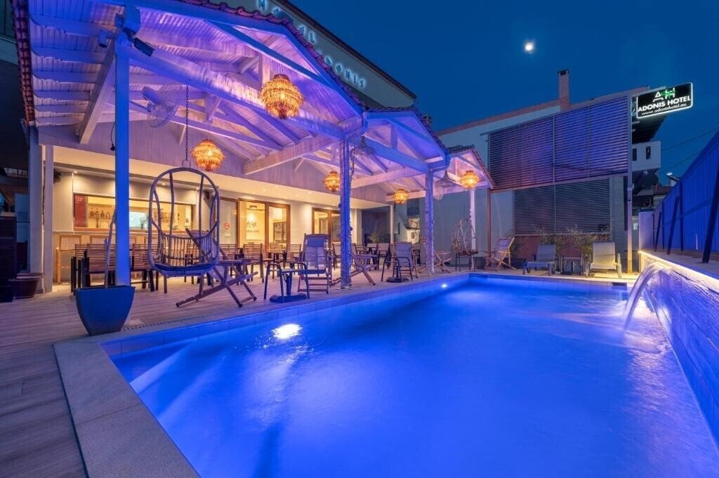 Готель Adonis Hotel 2*