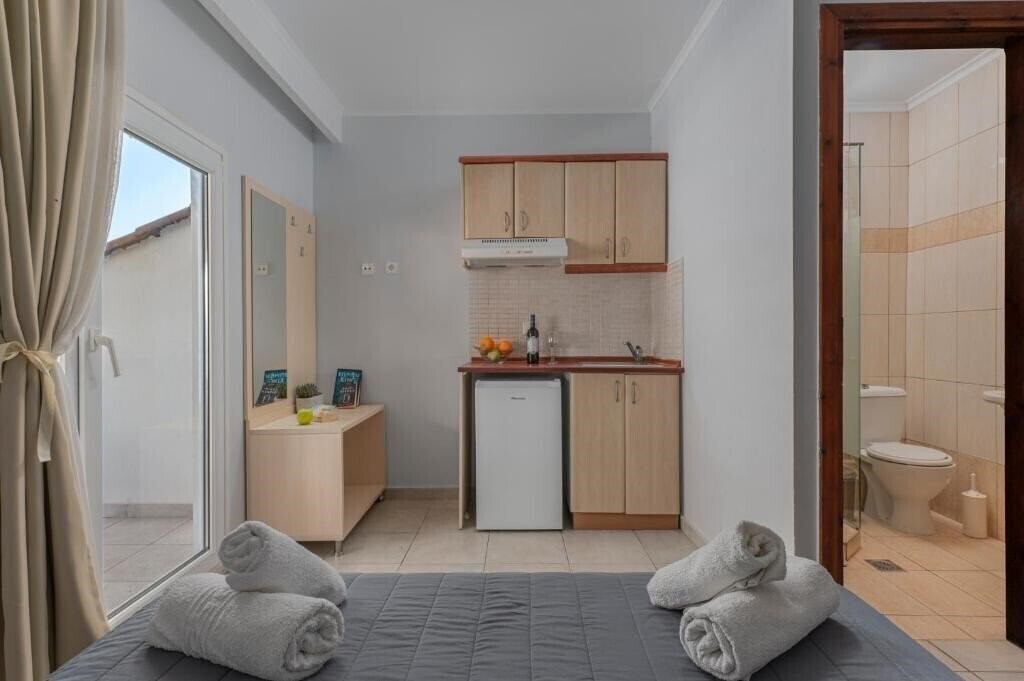 Фотографія Adonis Hotel 2*
