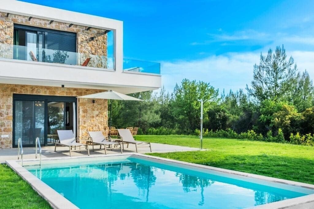 Готель Epta Villas 4*