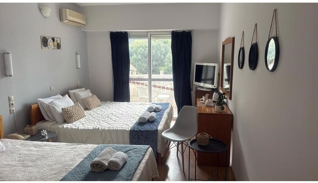 Готель Rodini Beach Hotel 3*
