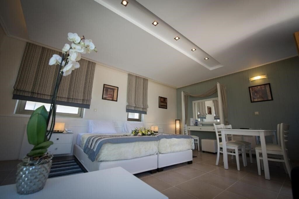 Фотографія Mantinia Bay 4*
