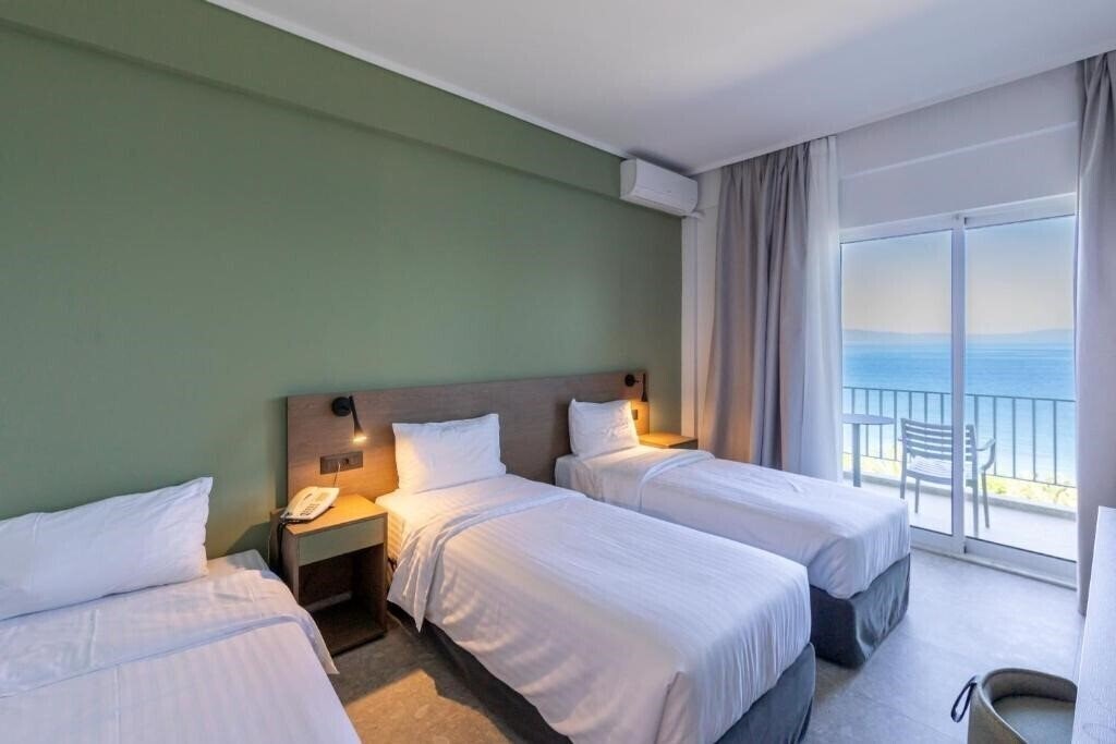 Фото Messinian Bay 3*