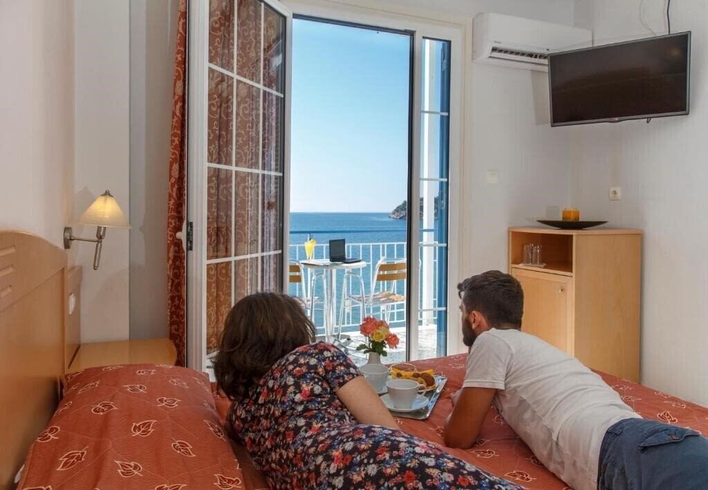 Фотографія Tolo 3*