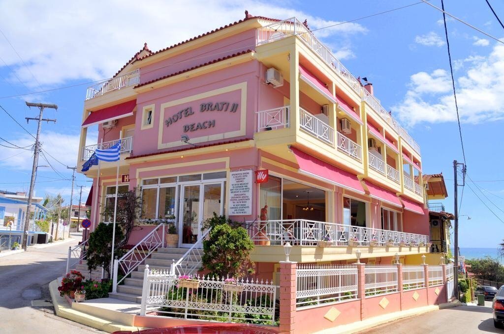 Готель Brati II Beach Hotel 2*