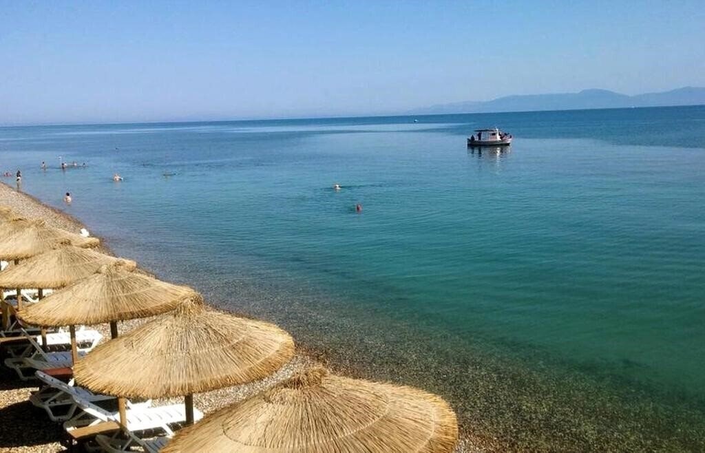 Готель Castella Beach Hotel 2*