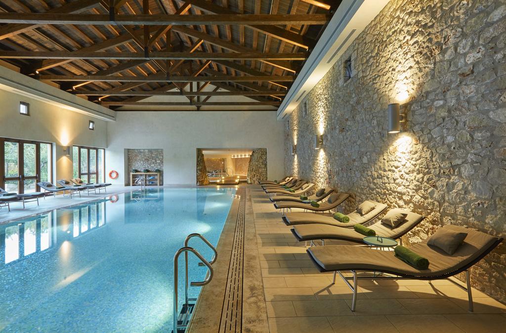 Фотографія Costa Navarino The Romanos 5*