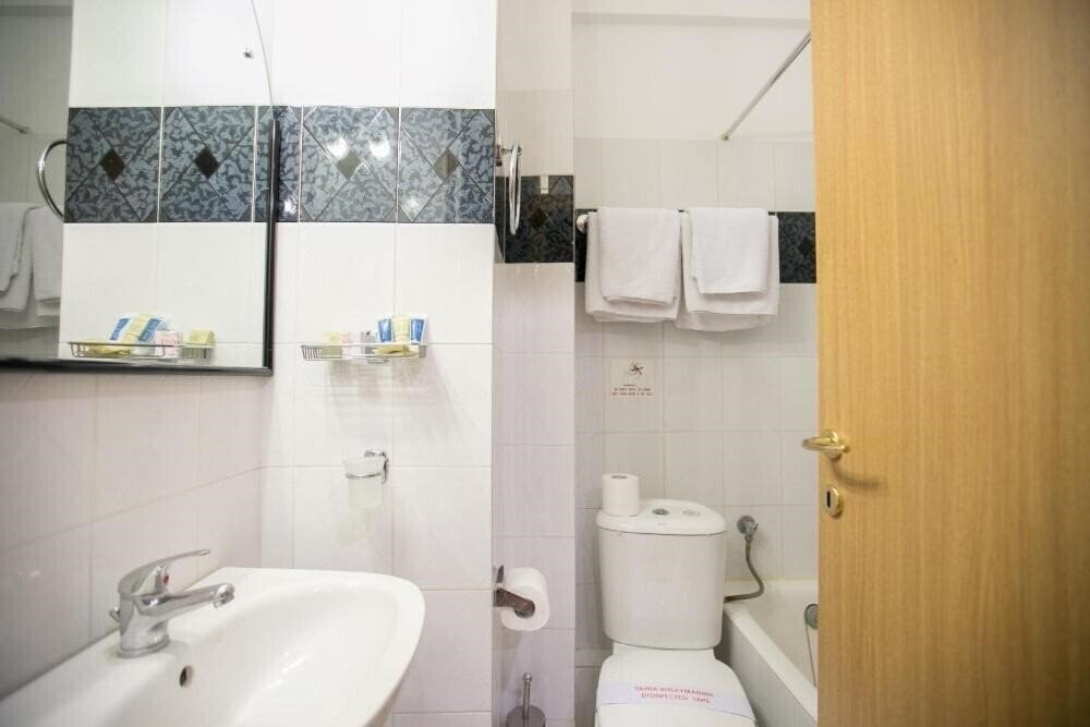 Фотографія Tzaki Hotel 3*