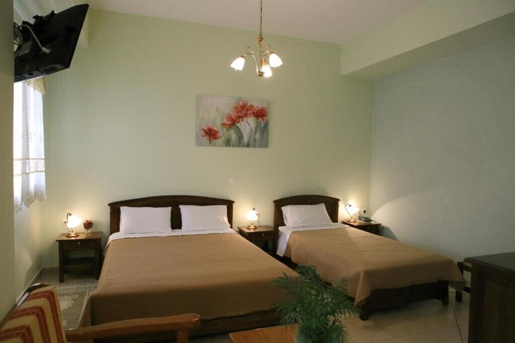 Фото Mani Hotel 2*