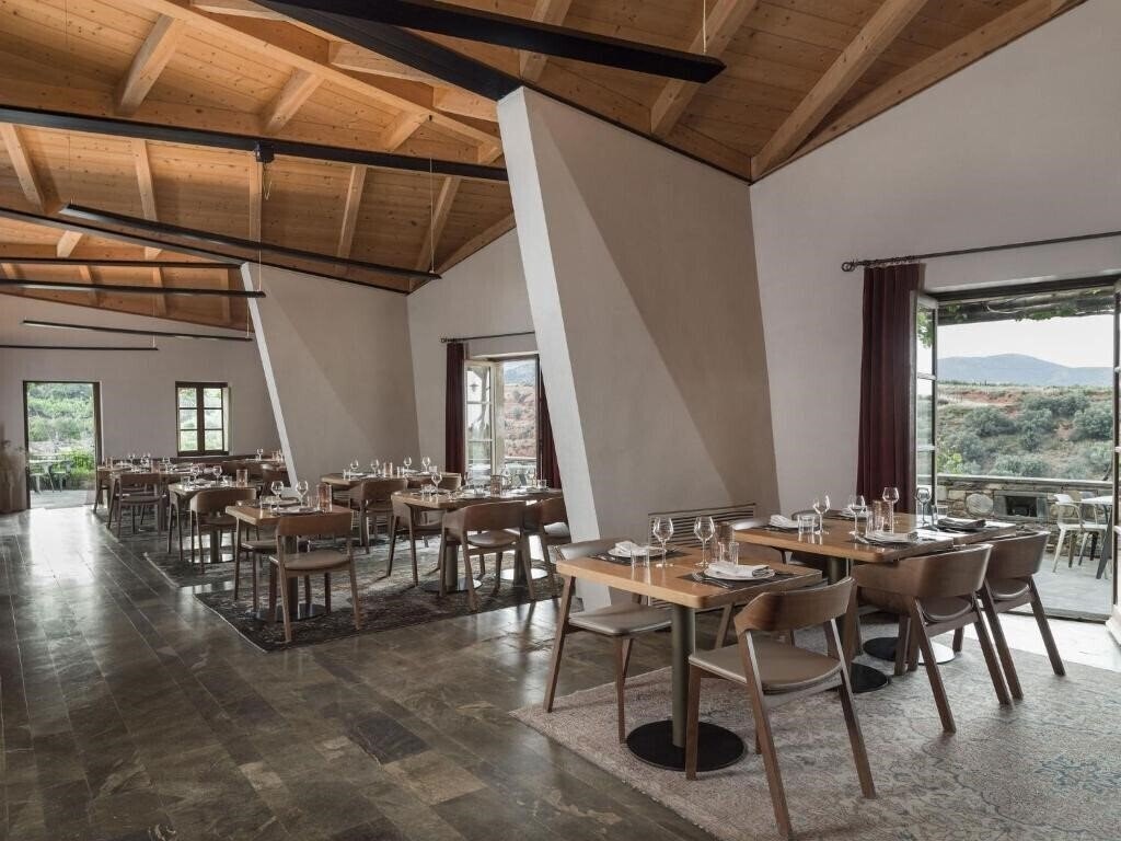Фотографія Kinsterna Hotel 5*