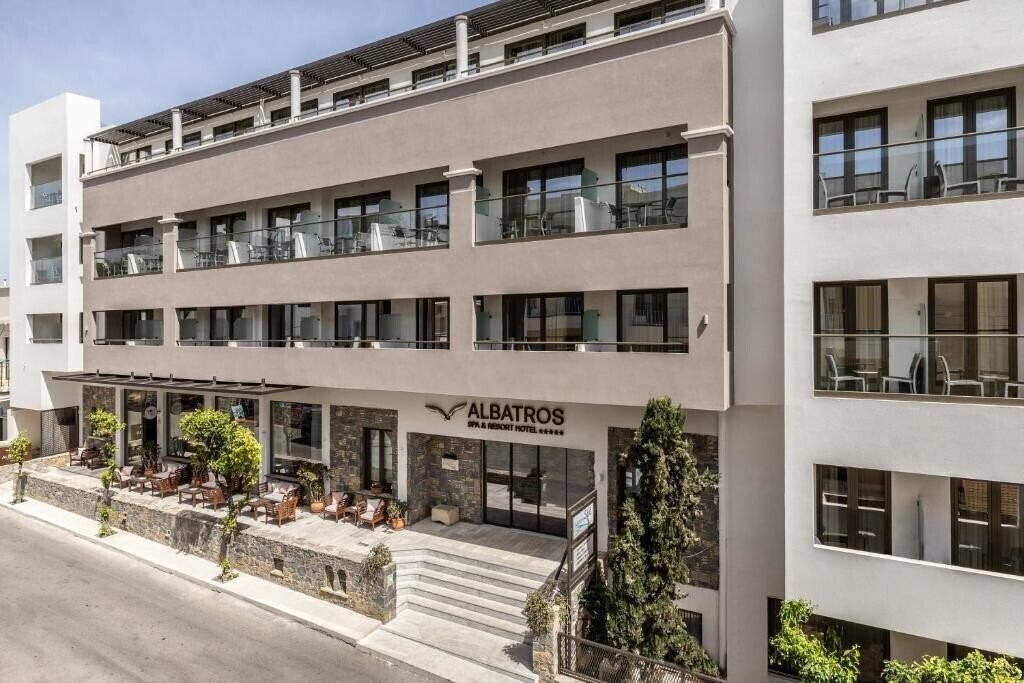 Отель Albatros Hotel 2*