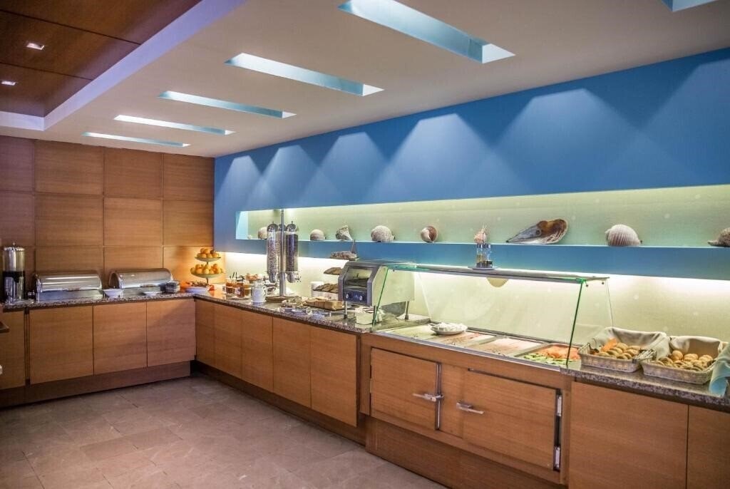 Картинка Dolfin Hotel 3*