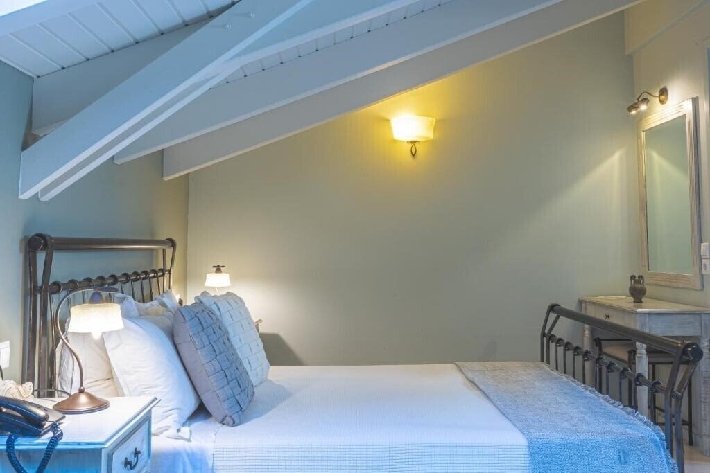 Картинка Arethousa Hotel (Katakolo) 3*