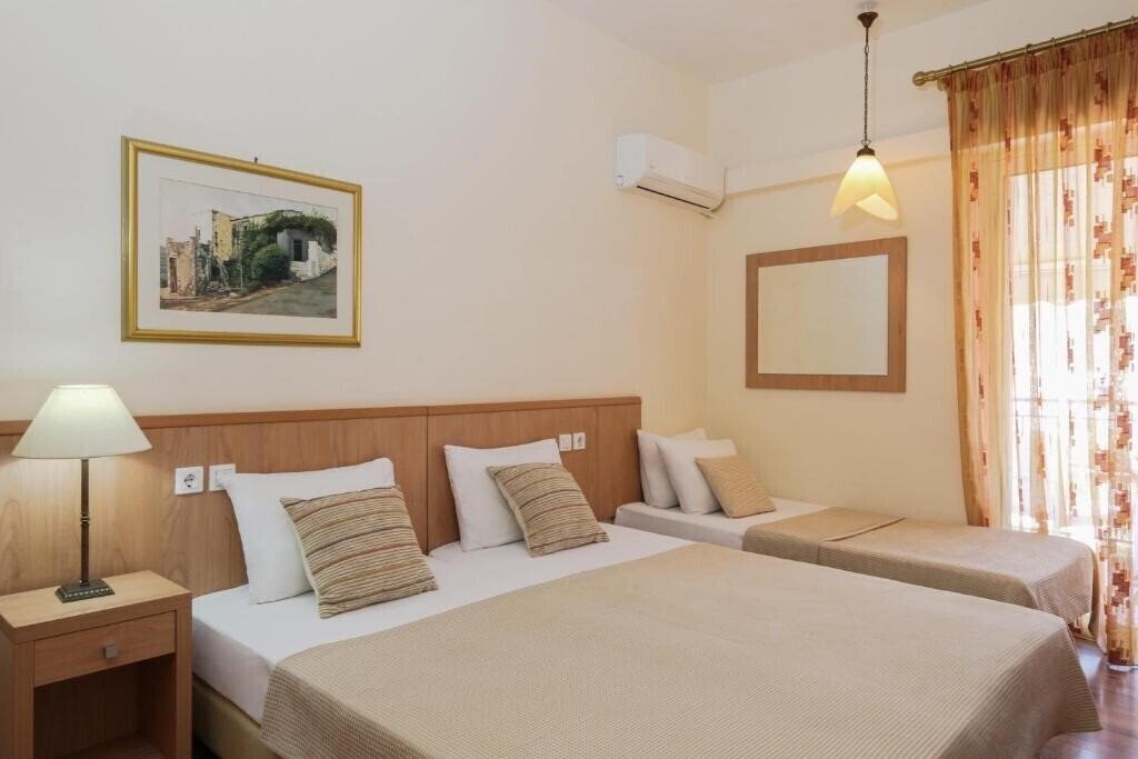 Зображення Saronis Hotel Epidavros 2*