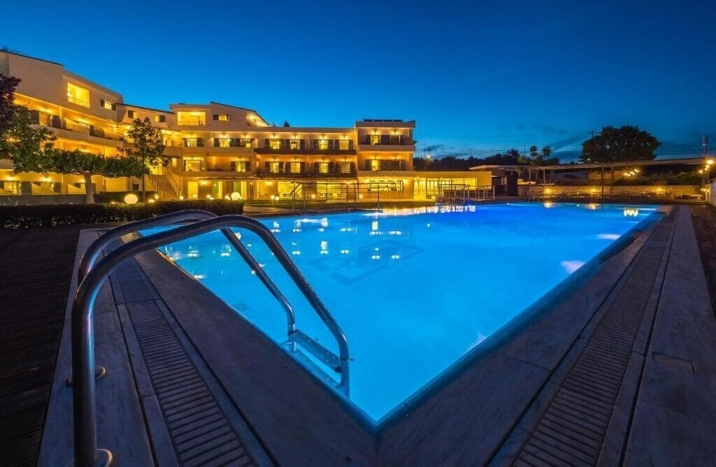 Готель Paradise Resort (Finikounda) 4*