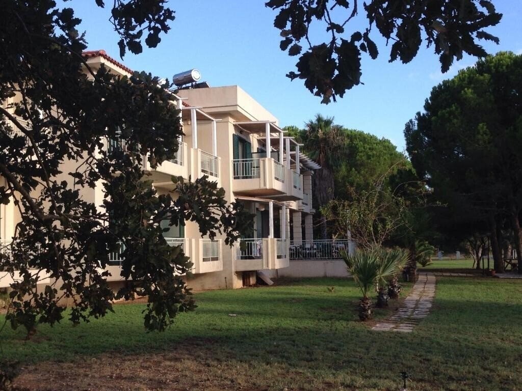 Готель Amalia Hotel (Kalogria) 2*