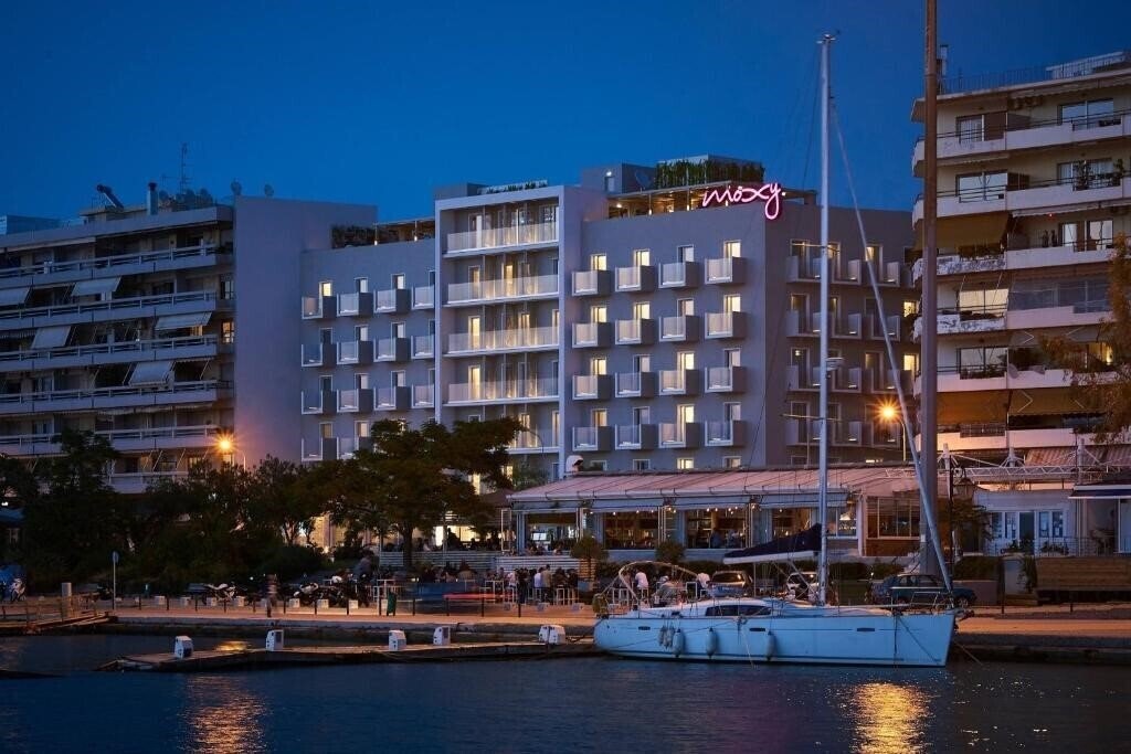 Отель Moxy Patra Marina 3*