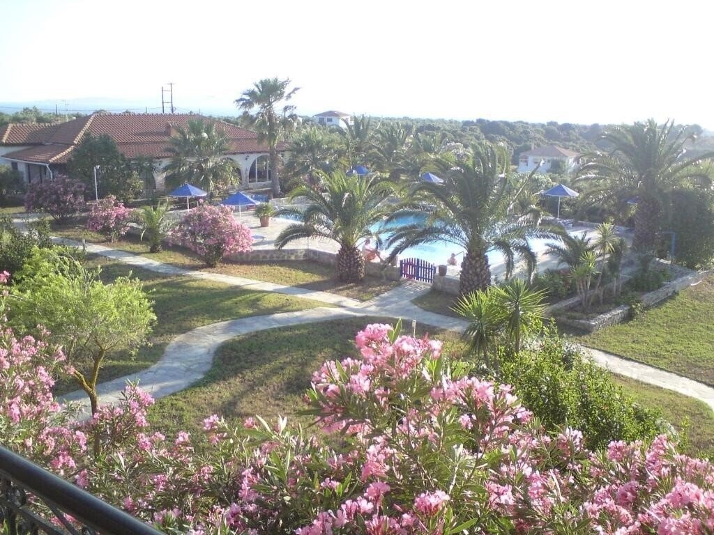 Отель Appartements Helidonia 3*