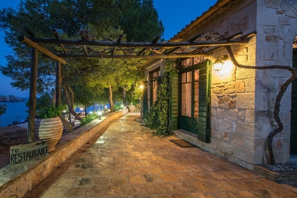 Отель Nobelos Seaside Lodge 4*