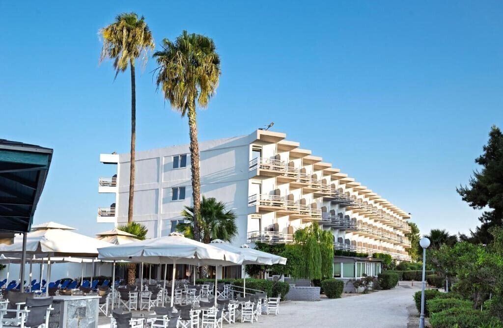 Фото The Grove Seaside 4*