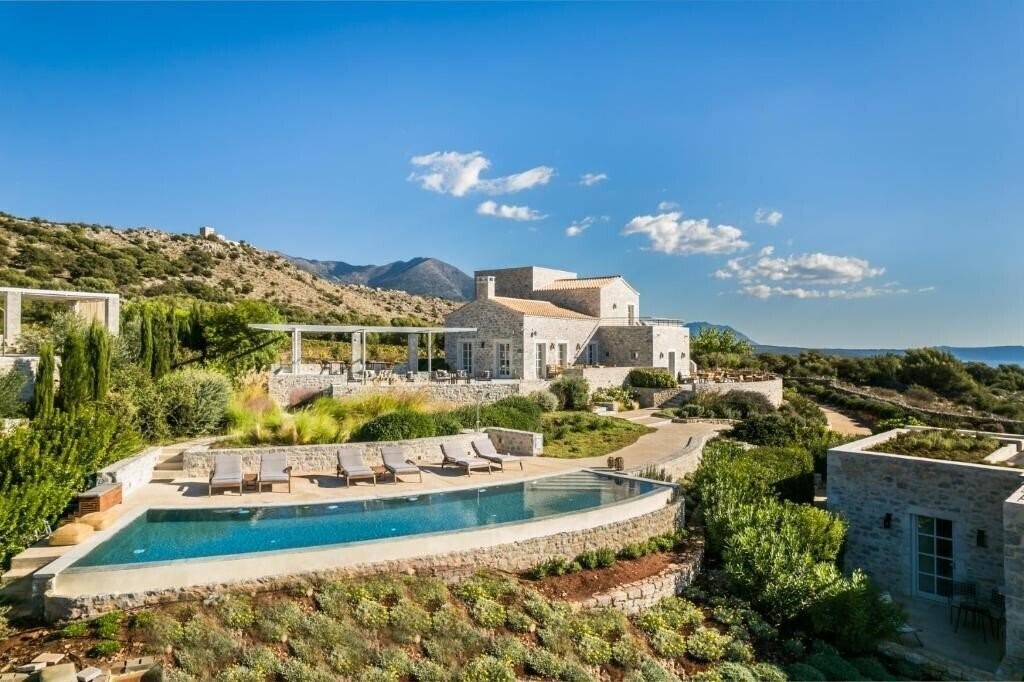Отель Aria Estate Suites & SPA 4*