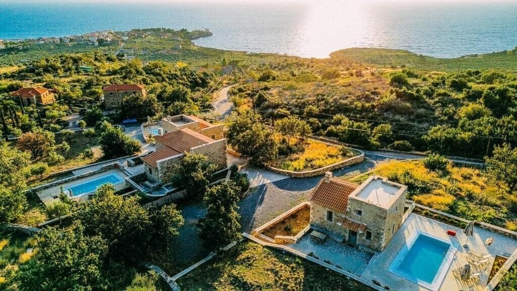 Отель Gea Mani Villas 3*
