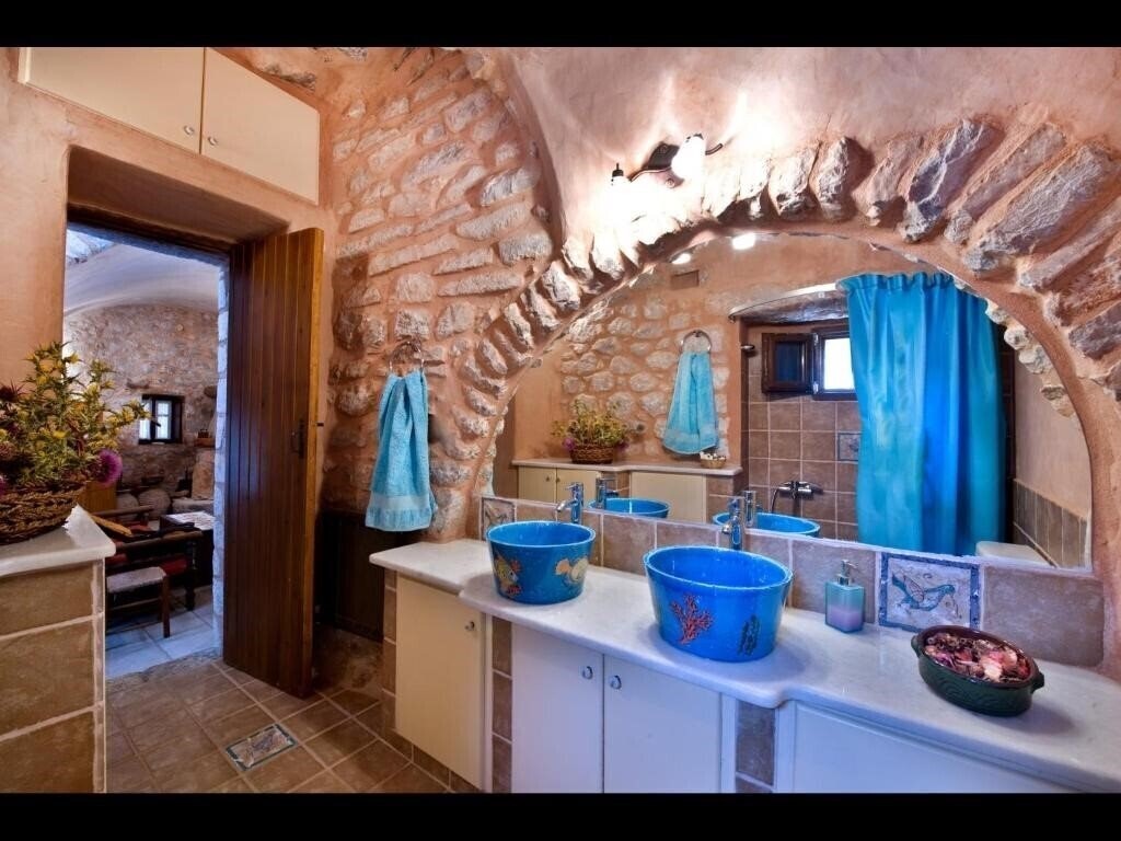 Картинка Arapakis Historic Castle 4*