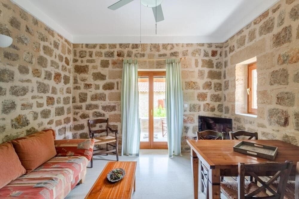 Фото Maniatiko Village 3*
