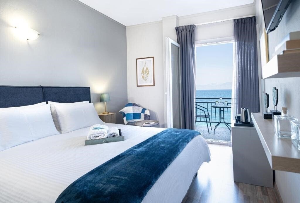 Отель Riviera Hotel 3*
