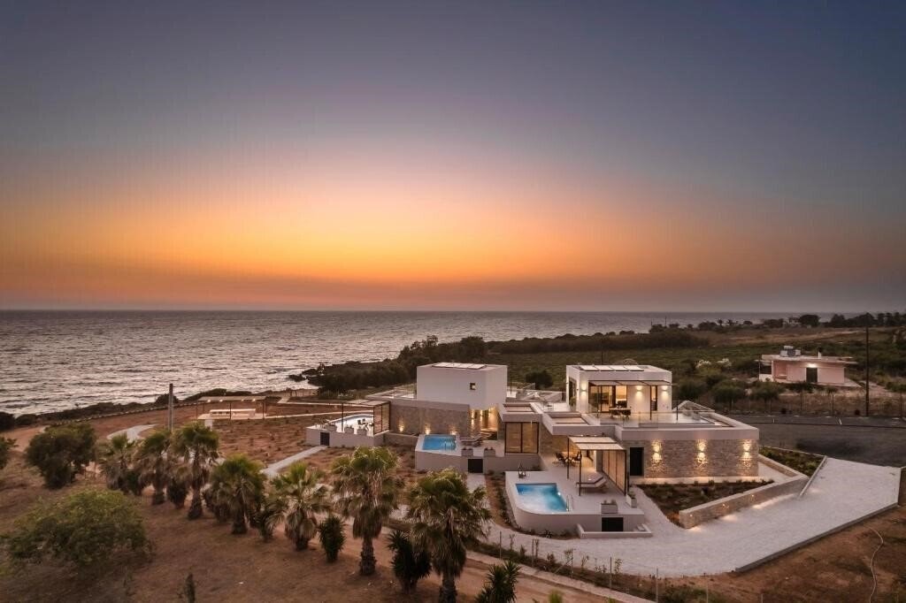 Готель Mast Luxury Residences 4*