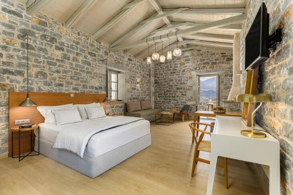 Изображение Trapela Limeni Luxury Suites 4*