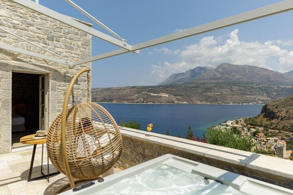 Картинка Trapela Limeni Luxury Suites 4*