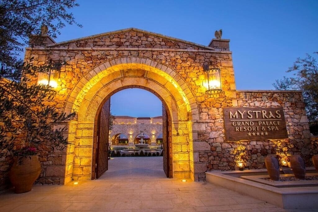 Готель Mystras Grand Palace Resort & SPA 5*