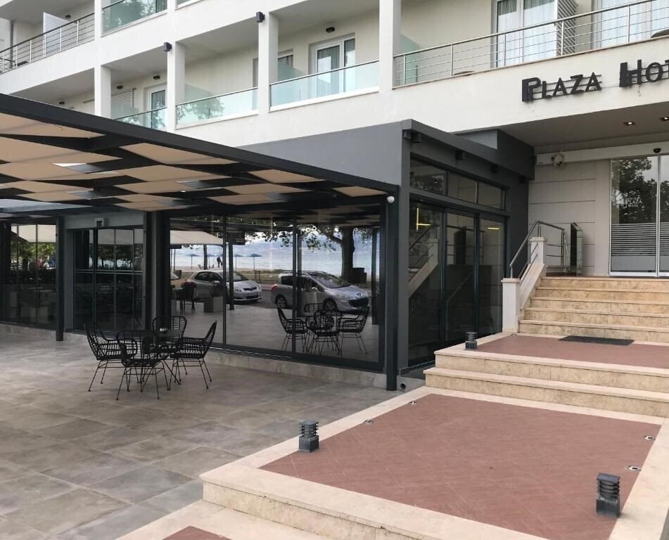 Готель Plaza Hotel 3*