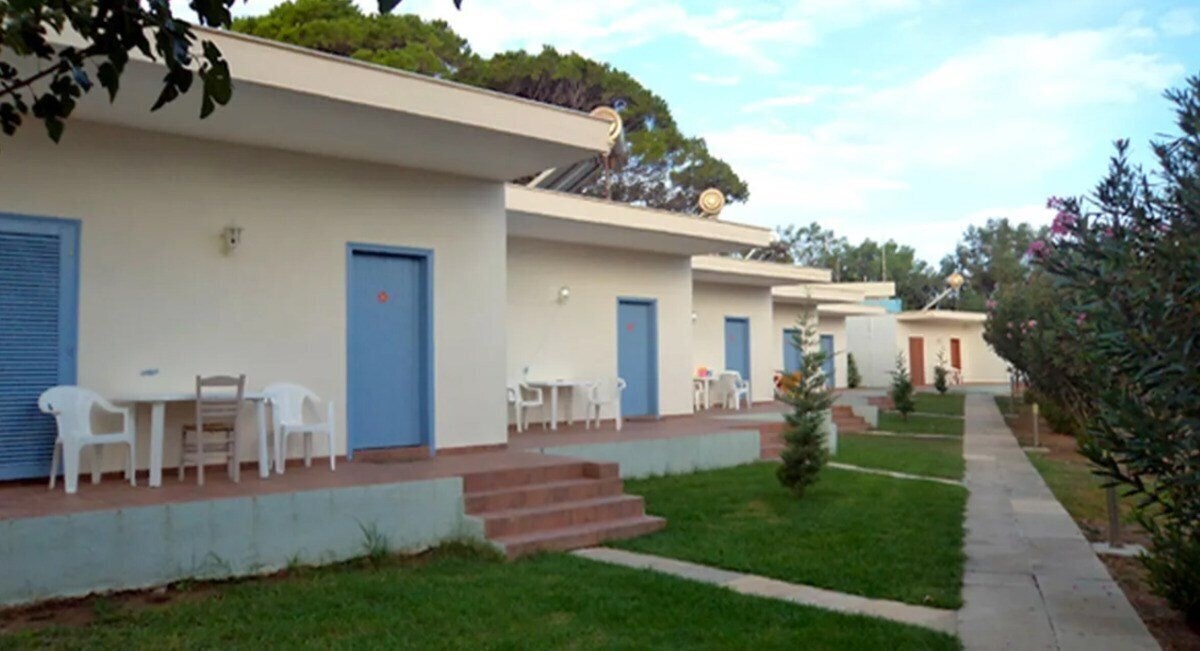 Фотографія Ionian Beach Bungalows Resort Hotel 4*