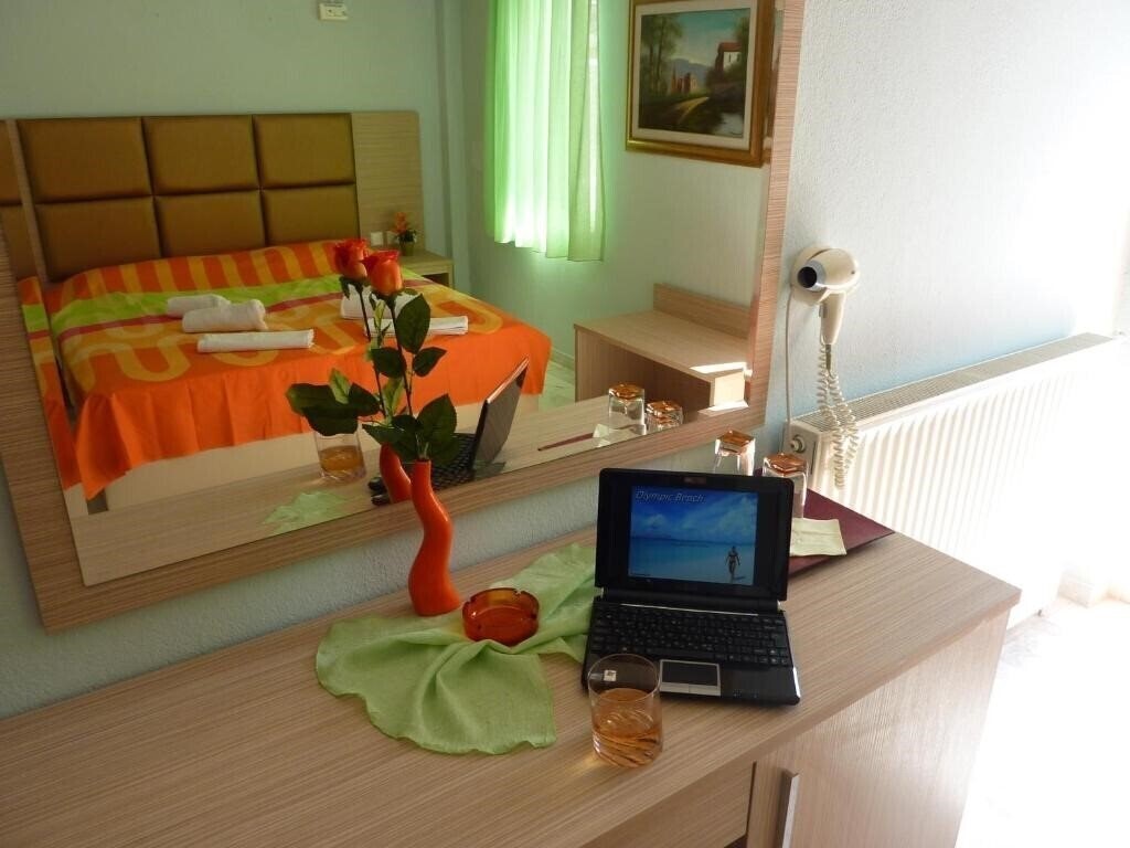 Фотография White Rose Hotel 3*