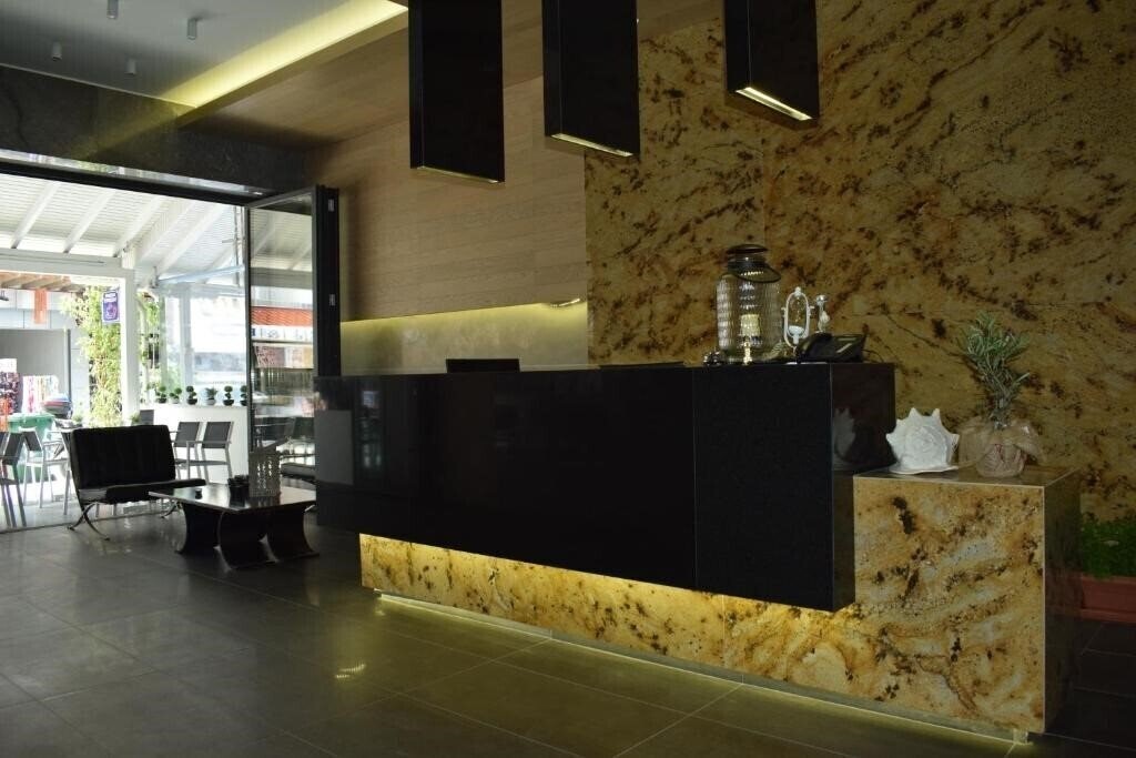 Фото Zefyros Hotel 3*