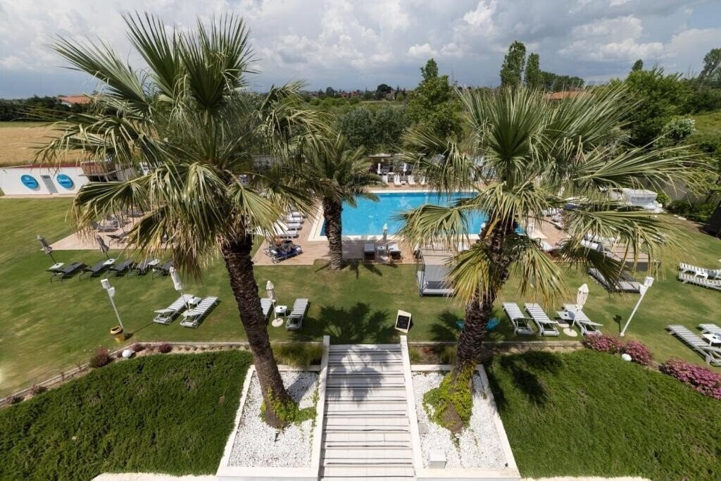 Отель Mythic Hotel 4*