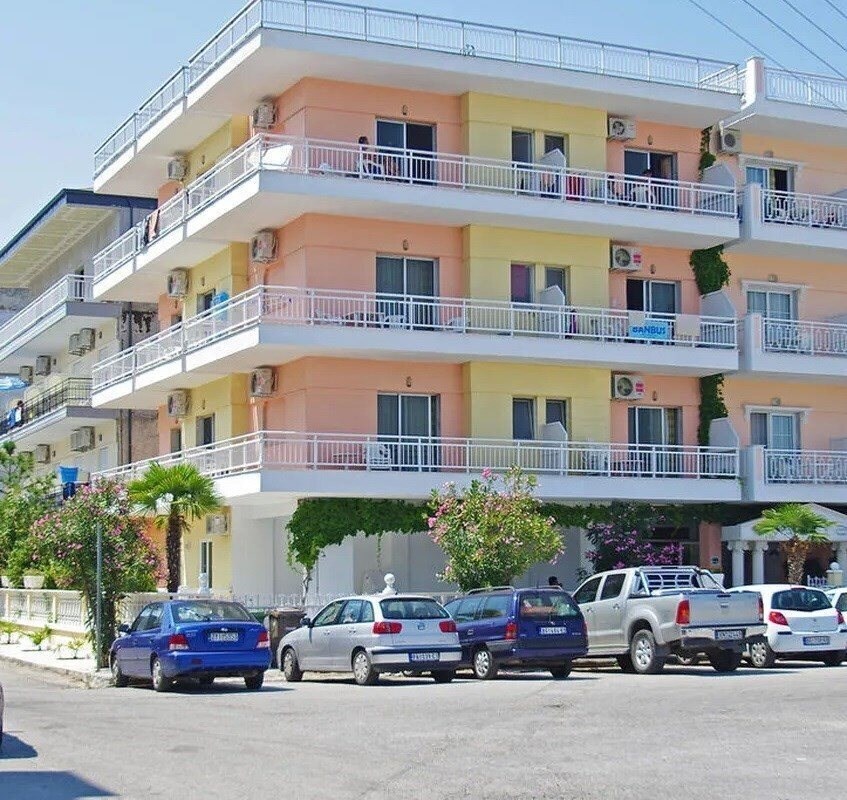 Отель Alasitas Apartments Апартаменты апартаменты