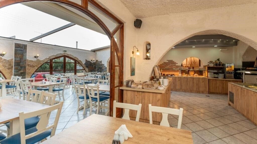 Картинка Erato Hotel 2*