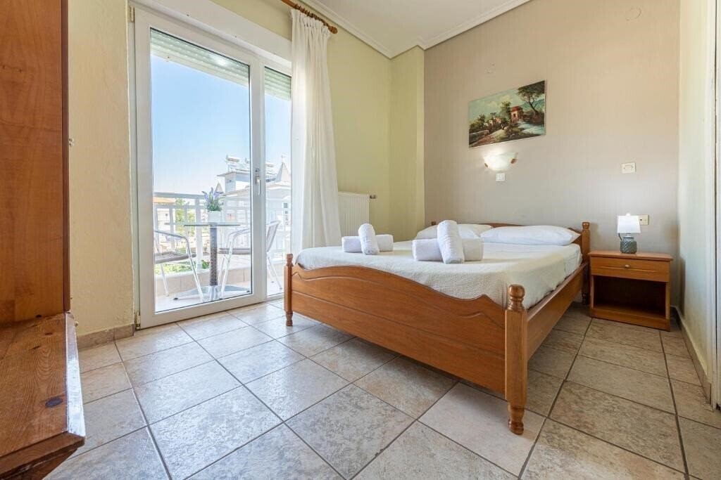 Готель Lucia Hotel Paralia 3*