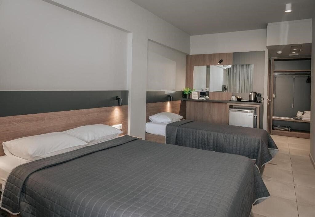 Фотографія Elizabeth Queen Luxuxy Rooms 3*