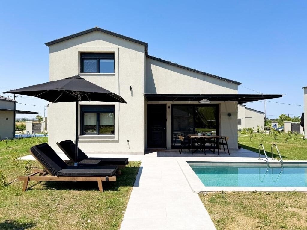Отель Olympus Seaside Luxury Pool Villas 3*
