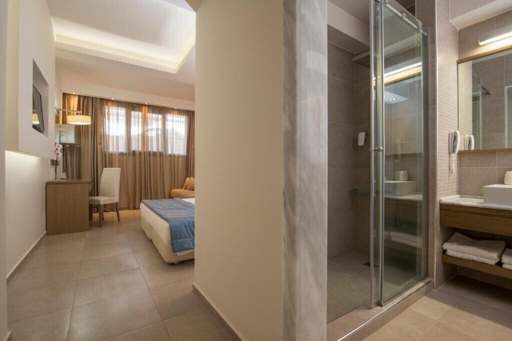 Фото Cosmopolitan Hotel & SPA 4*
