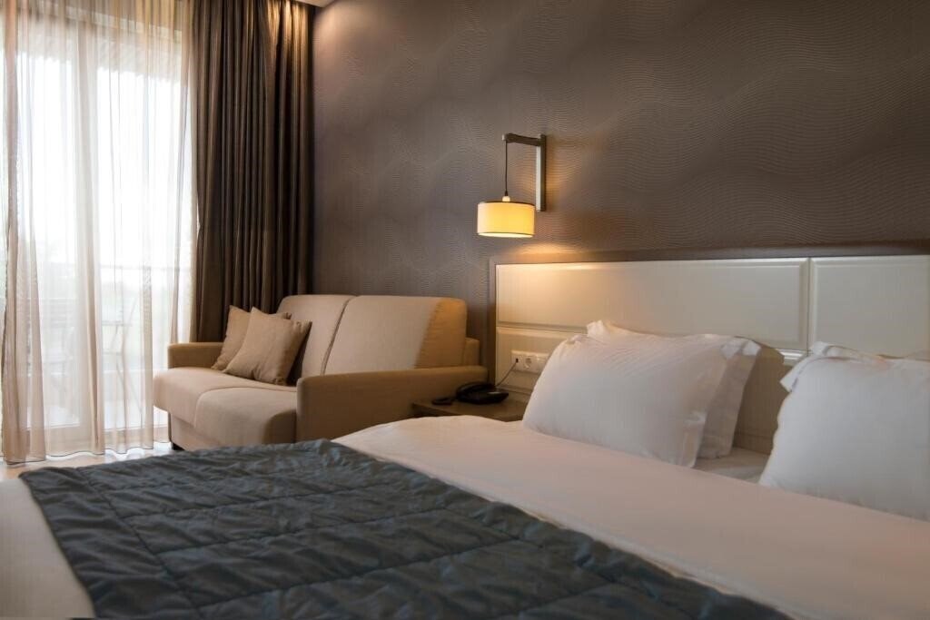 Картинка Cosmopolitan Hotel & SPA 4*