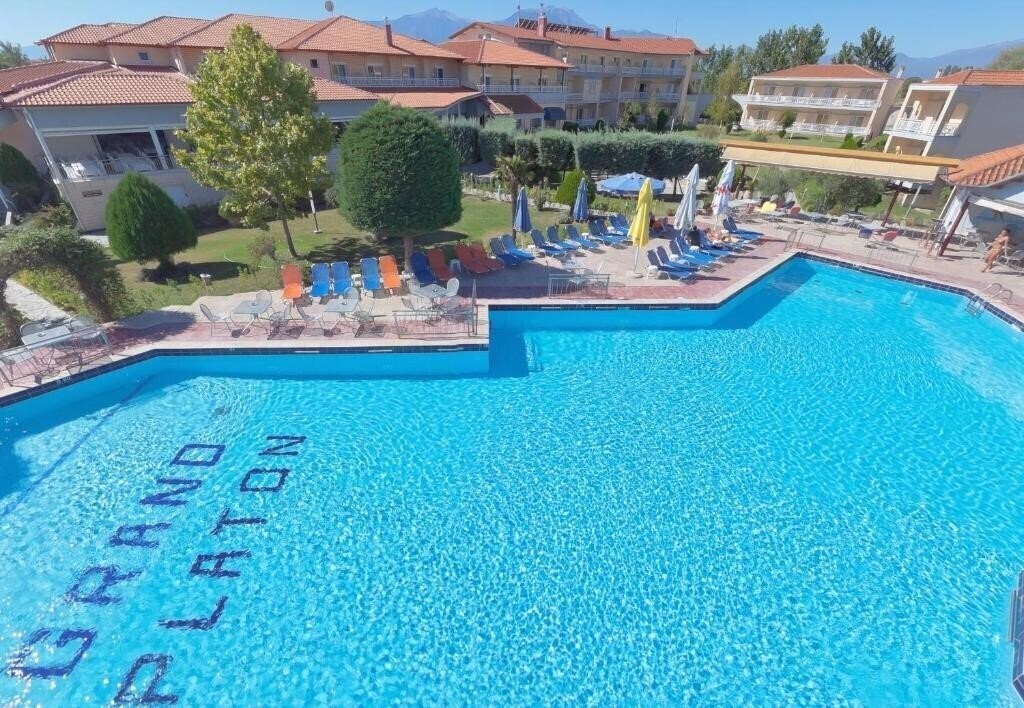Готель Grand Platon 4*
