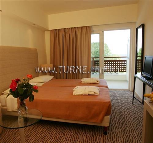 Отель Olympian Bay Holiday Club 4*