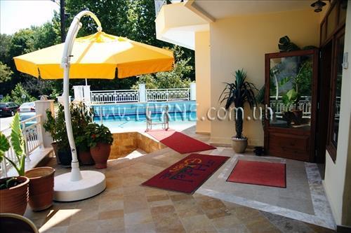 Готель Eden Hotel 2*