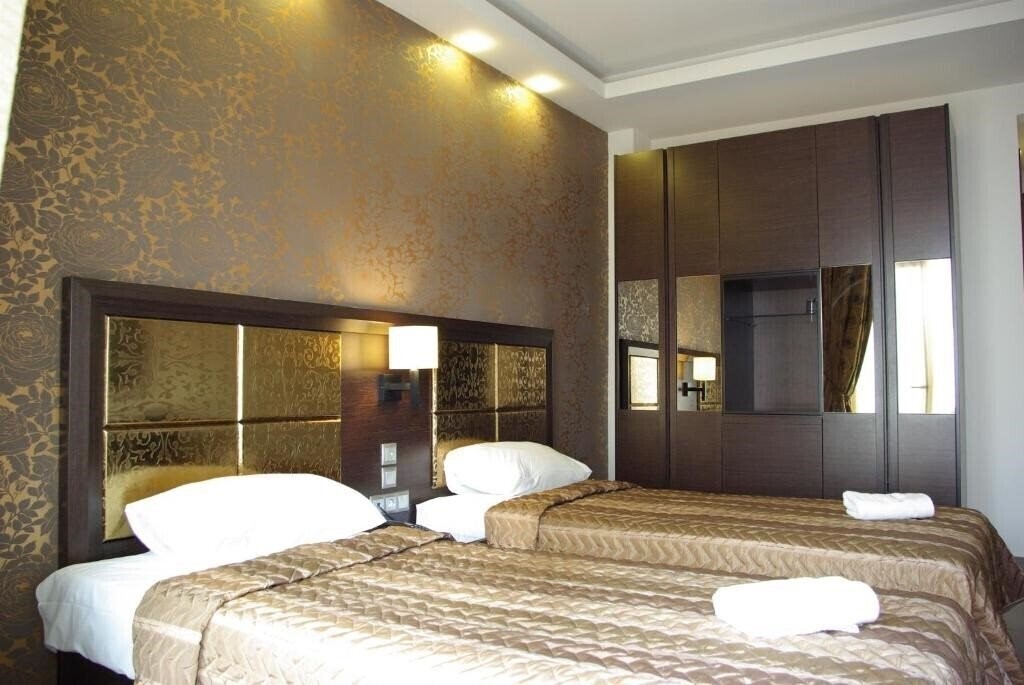 Фото Dion Hotel 3*